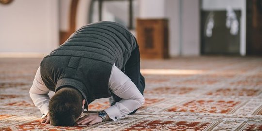 lutut sakit saat sholat