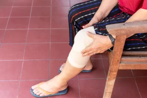 Penanganan Pertama Kaki Keseleo dengan Terapi RICE - Patella