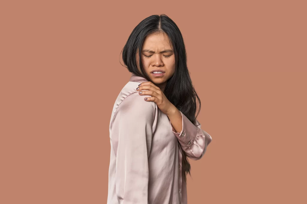Begini Cara Mengatasi Nyeri yang Menjalar pada Bahu Sebelah Kiri - Patella